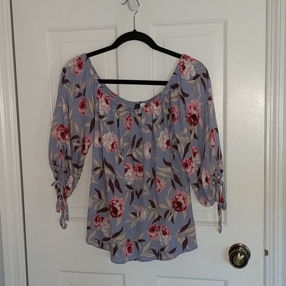 Top - Picture 1 of 3